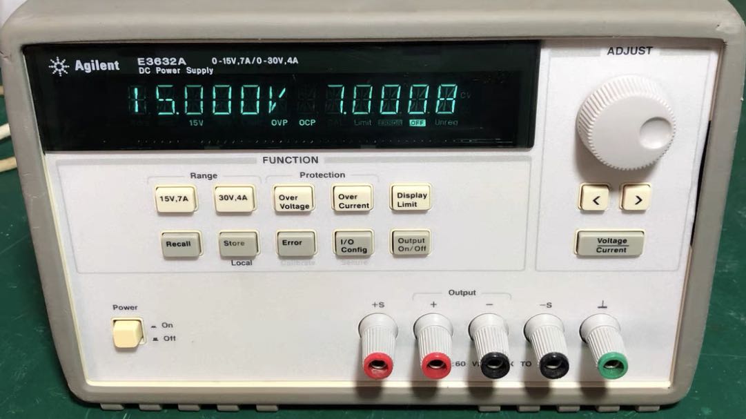 622e9de8877ba.jpg E3632A電源.jpg